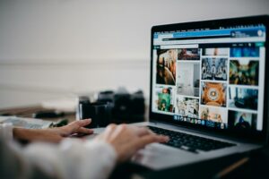 Lire la suite à propos de l’article Téléchargement illégal (Arcom) : quelles sont les règles ?